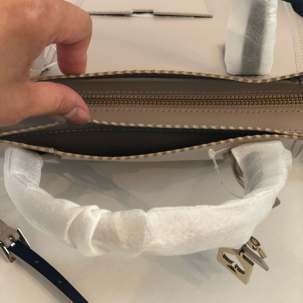 Kate Spade Turner Road Small - Picture 5 of 8